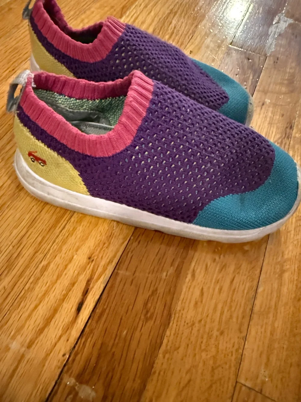 See Kai Run water shoe sneakers